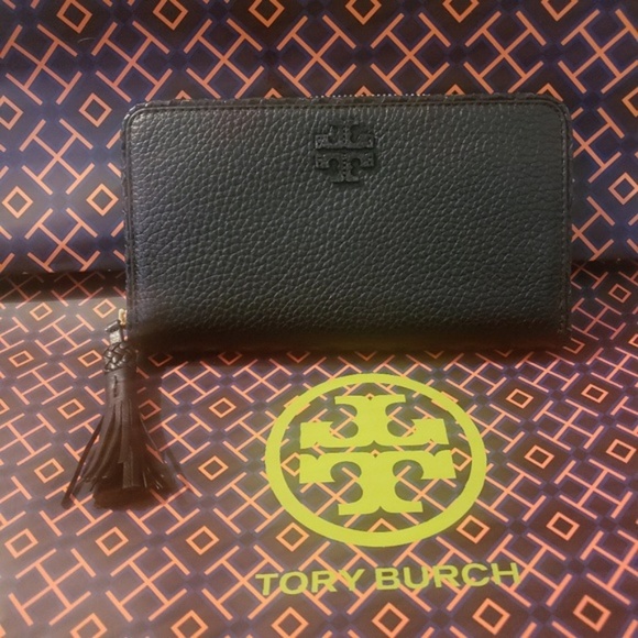 Tory Burch Handbags - Sale! 🆕 Host Pick Tory Burch Black Wallet